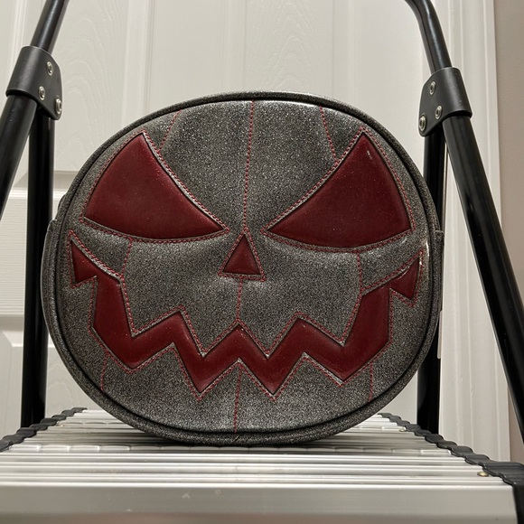 Love Pain & Stitches meanie face handmade - Picture 2 of 4